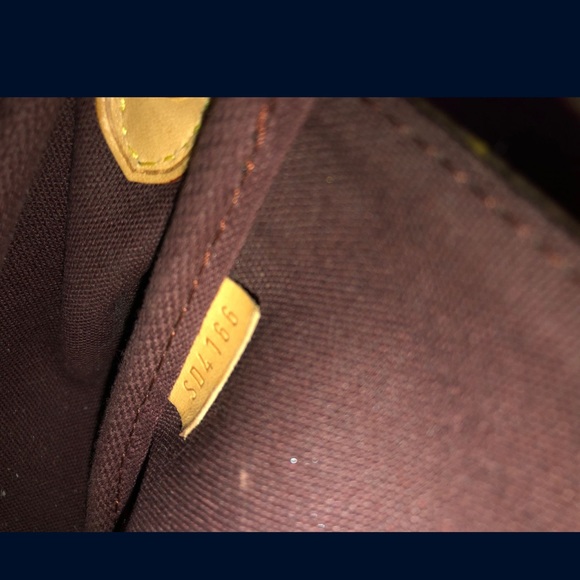 Louis Vuitton favorite MM - Picture 3 of 5